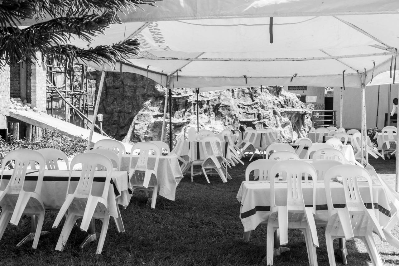 Desert Breeze Hotel Arua Exteriér fotografie