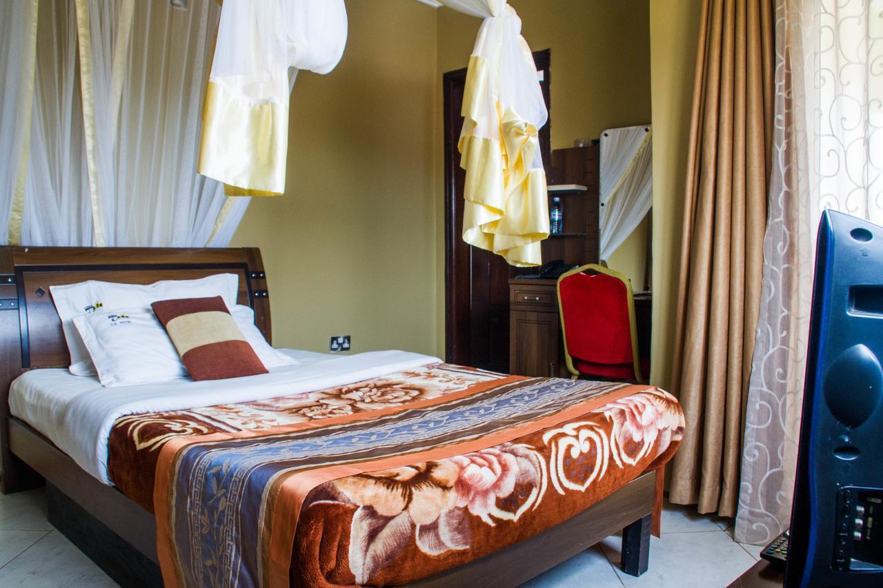 Desert Breeze Hotel Arua Exteriér fotografie