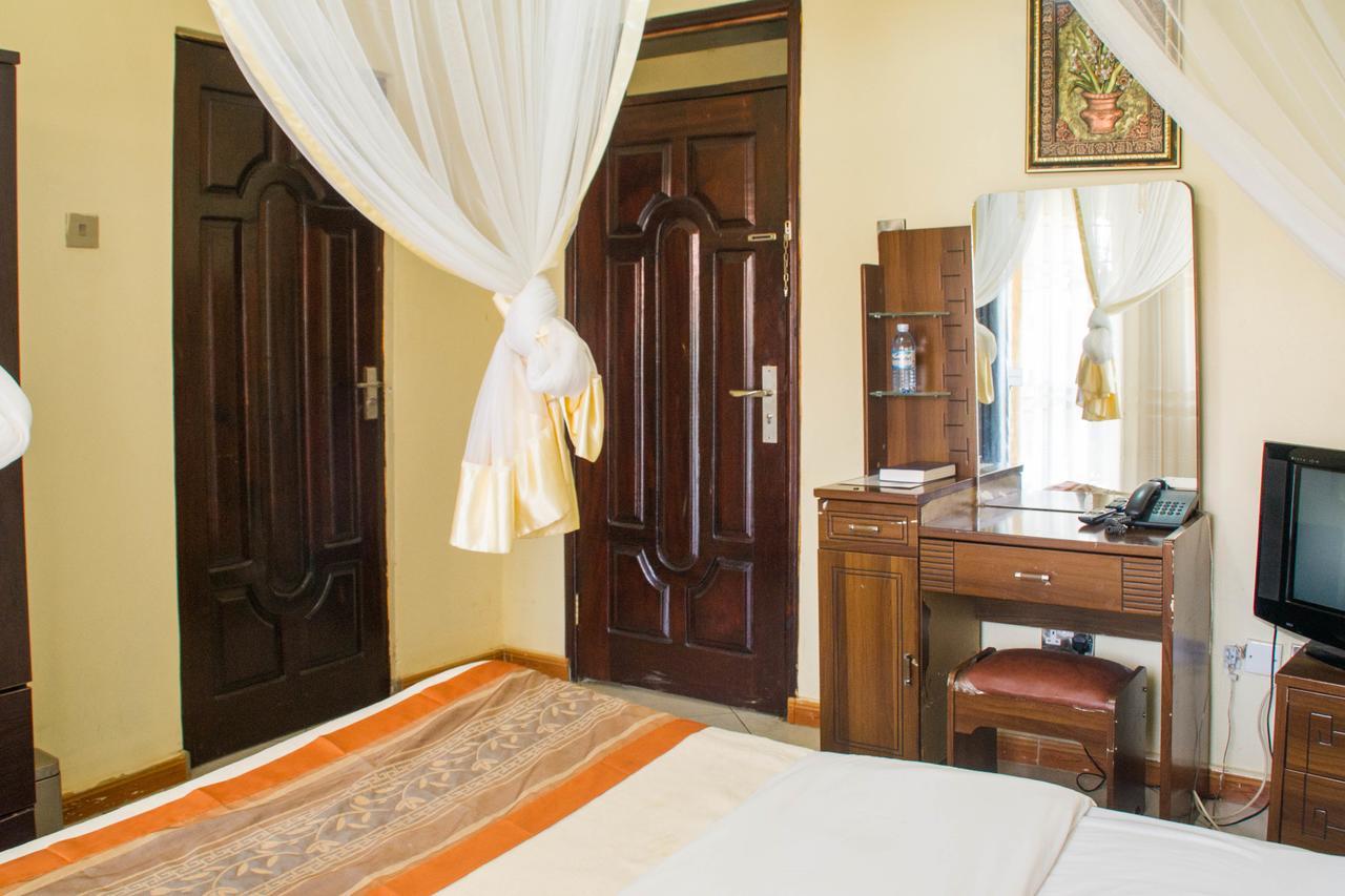 Desert Breeze Hotel Arua Exteriér fotografie