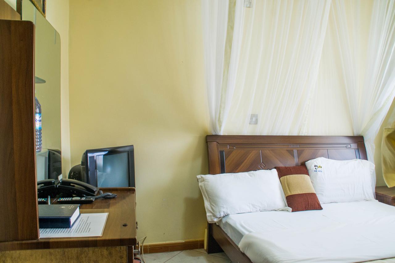 Desert Breeze Hotel Arua Exteriér fotografie